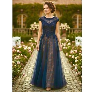 Xscape Formal Blue lace MOB Dress NWT Size 6